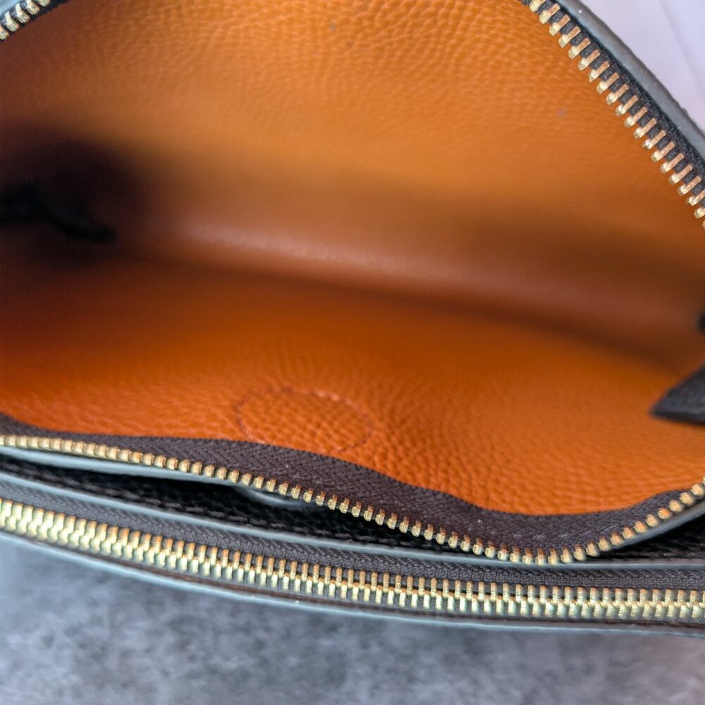 GUESS Black Pebbled Faux Leather Double Zip Crossbody Wristlet - Picture 11 of 11